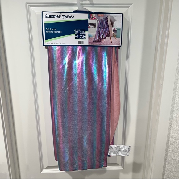 New YOUR ZONE POLAR PINK GLIMMER THROW 50" X 60" REVERSE FLEECE Blanket Shines - Picture 3 of 3